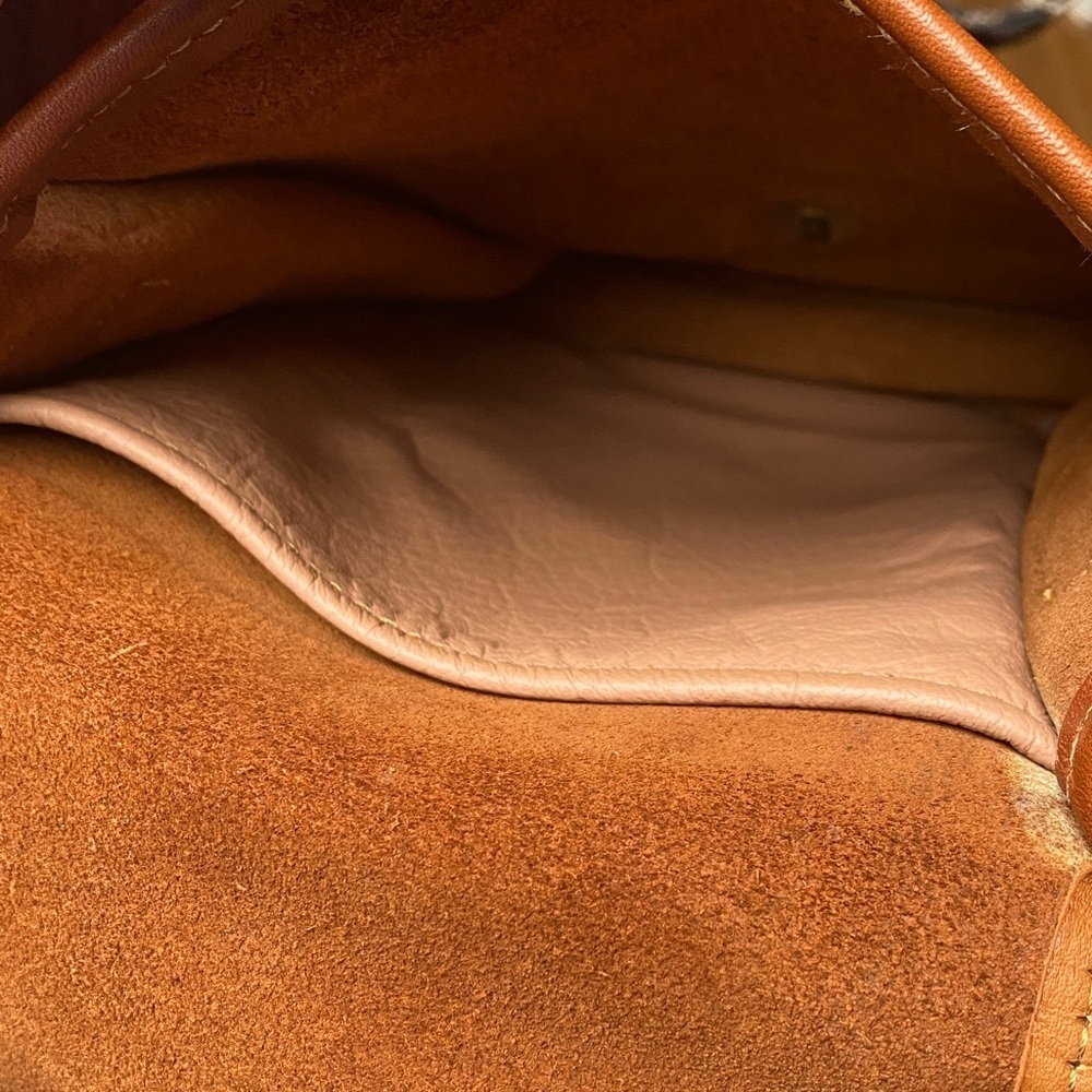 Elegant Robert Cheau Tan Leather Crossbody Bag - Picture 9 of 10